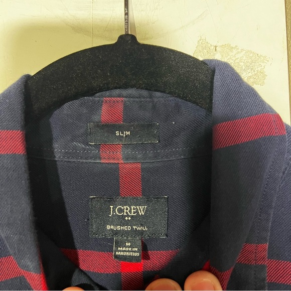 J. Crew Brushed Twill Flannel Button Down Plaid Navy and Red Size Medium Slim - Picture 7 of 11